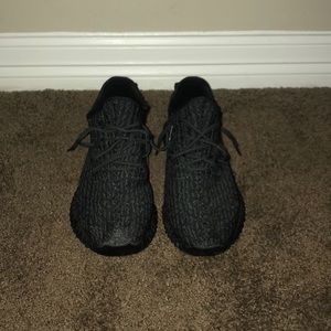 Yeezy V1 Pirate Blacks